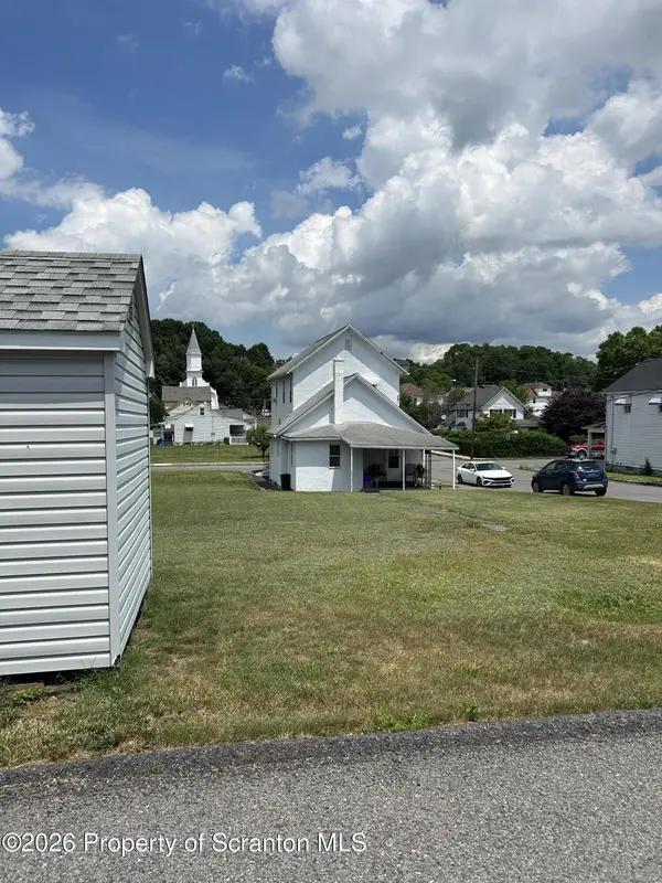 300 Charles ST, Old Forge, PA 18518
