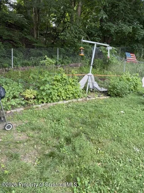 14 Morgan LN, Pittston, PA 18640