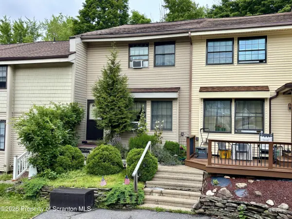 16 Hunts CT, South Abington Twp, PA 18411