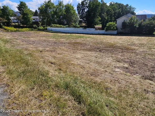 476 Willowbrook RD, Clarks Summit, PA 18411