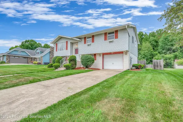 1010 Martarano DR, Olyphant, PA 18447