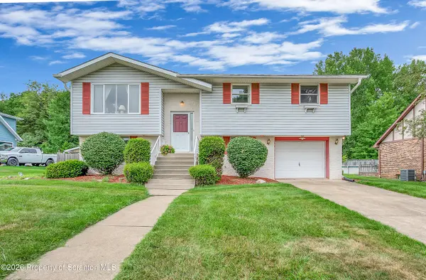 1010 Martarano DR,  Olyphant,  PA 18447