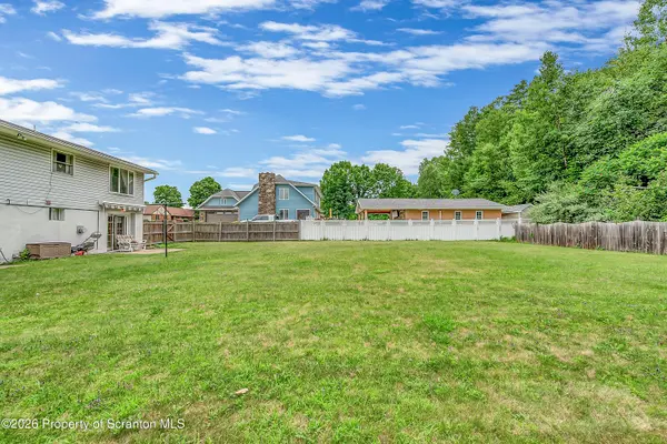 1010 Martarano DR, Olyphant, PA 18447