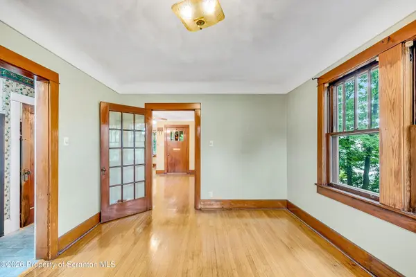 113 Claremont AVE, Clarks Summit, PA 18411