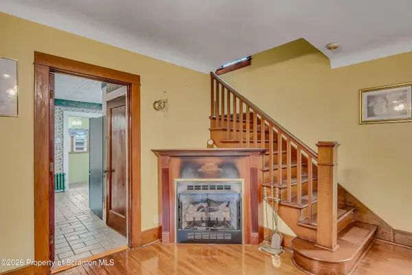 113 Claremont AVE, Clarks Summit, PA 18411