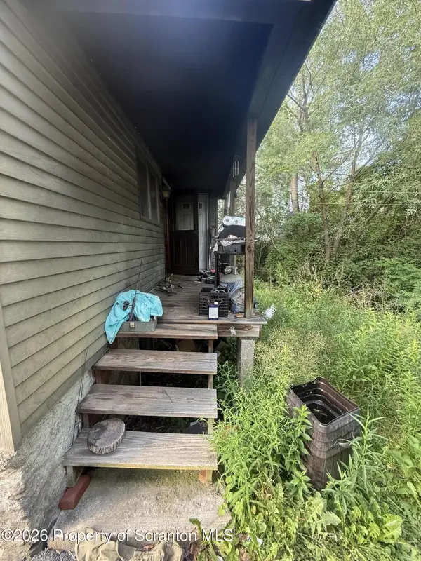 31 Midland ST, Simpson, PA 18407