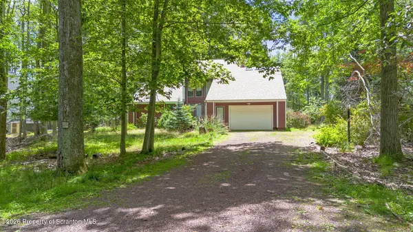 3217 Beech Ridge DR, Pocono Summit, PA 18346