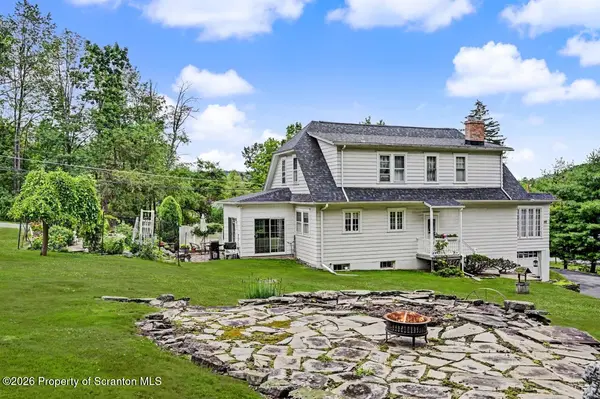 45 Church Hill RD, Glenburn Twp, PA 18414