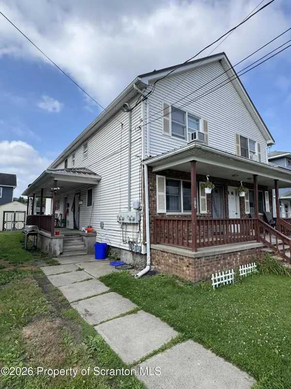 810-812 Center ST, Throop, PA 18512