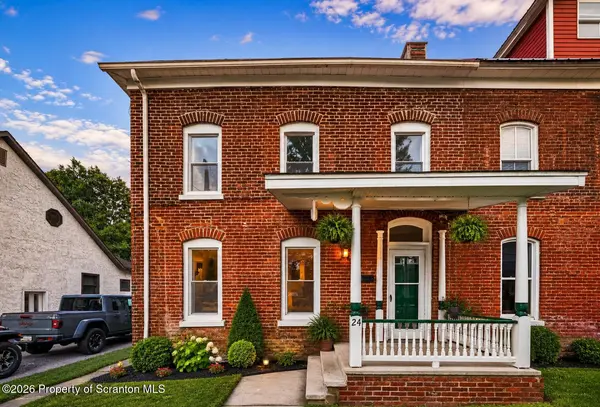 24 Slocum AVE, Tunkhannock, PA 18657