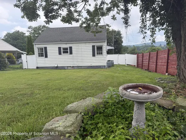22 Luzerne AVE, Dallas, PA 18612