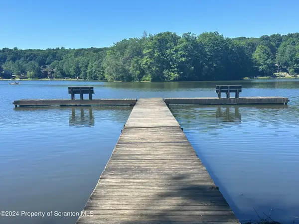 1040 Sunrise TER, Lake Ariel, PA 18436