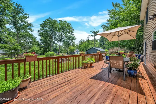 1040 Sunrise TER, Lake Ariel, PA 18436