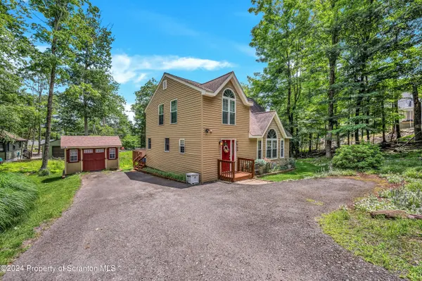 1040 Sunrise TER, Lake Ariel, PA 18436