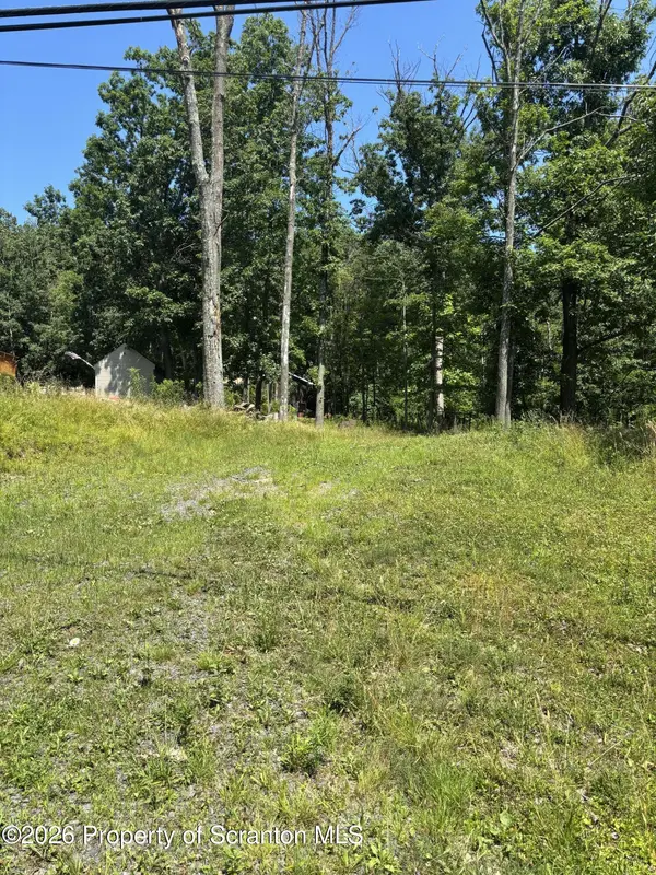 W Mountain RD, Scranton, PA 18504