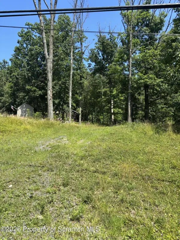 W Mountain RD, Scranton, PA 18504