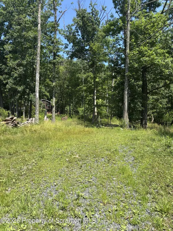 W Mountain RD, Scranton, PA 18504