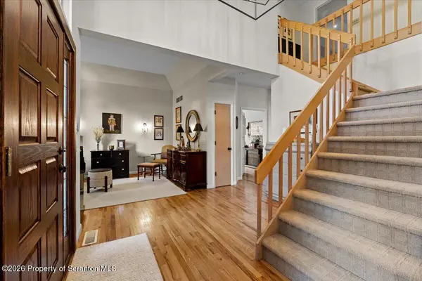 107 Possum WAY, Clarks Green, PA 18411