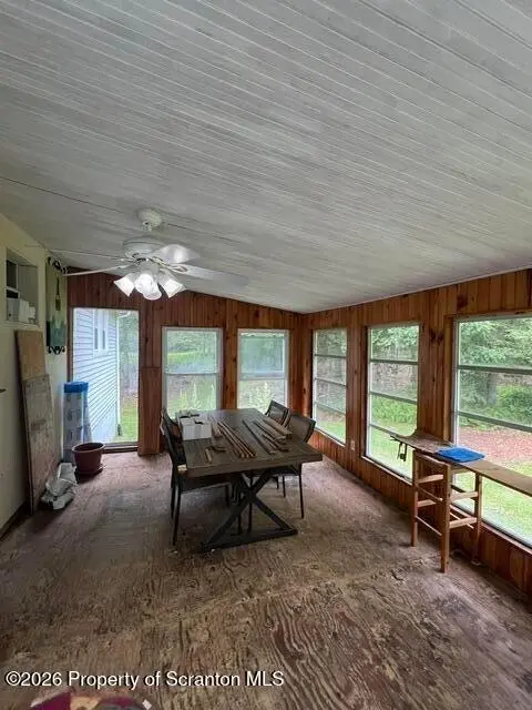 106 Marro RD, Canadensis, PA 18325