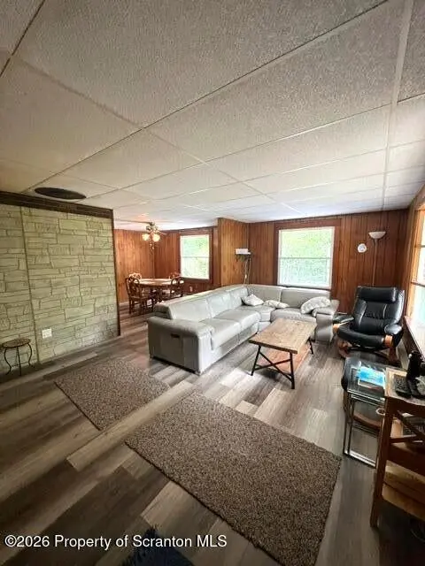 106 Marro RD, Canadensis, PA 18325