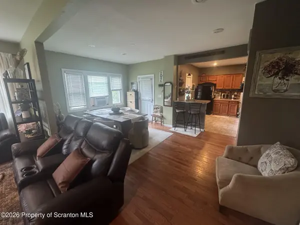 321 Small ST, Blakely, PA 18452