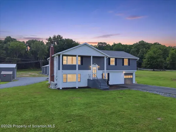 8 Black ST, Hanover Twp, PA 18706