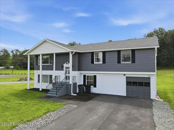 8 Black ST, Hanover Twp, PA 18706