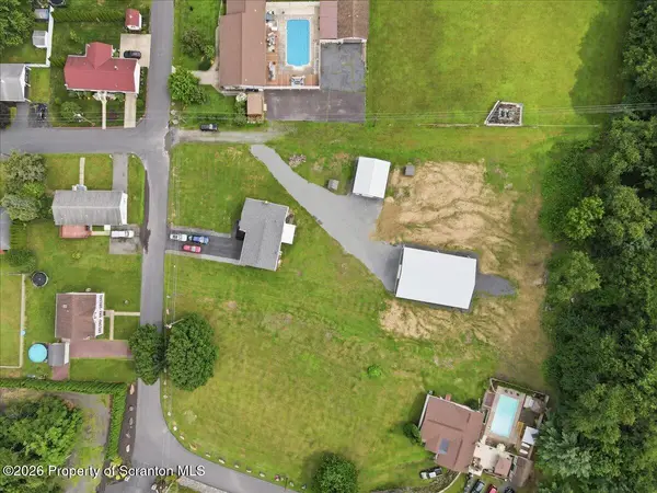 8 Black ST, Hanover Twp, PA 18706