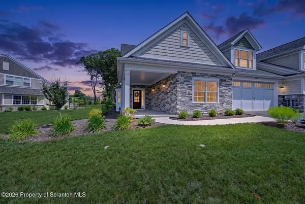 208 Oak Hill CIR, South Abington Twp, PA 18411