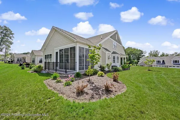 208 Oak Hill CIR, South Abington Twp, PA 18411