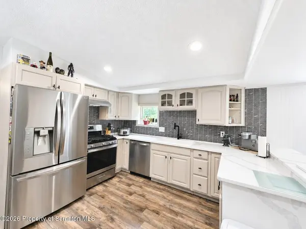 100 Erie ST, Moosic, PA 18507