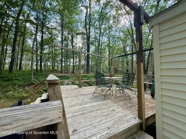 99 Camporee CT, Covington Twp, PA 18424