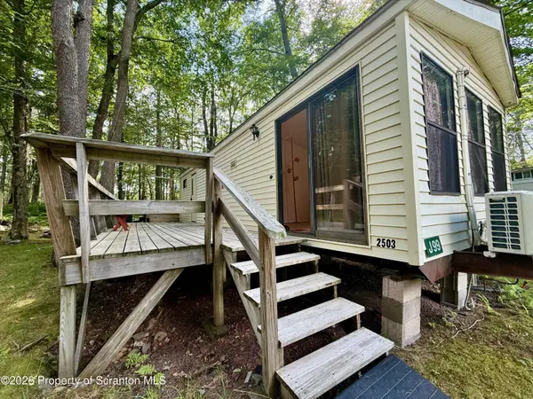 99 Camporee CT, Covington Twp, PA 18424
