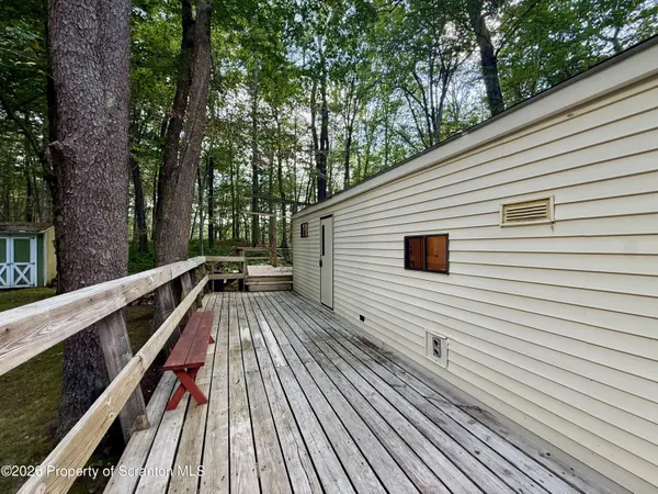 99 Camporee CT, Covington Twp, PA 18424