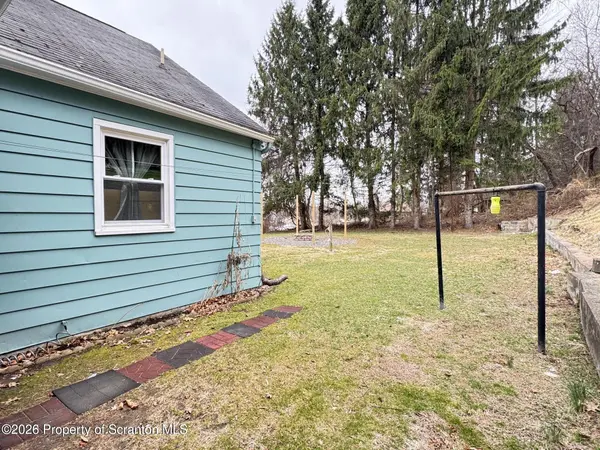 1251 Shoemaker AVE, West Wyoming, PA 18644