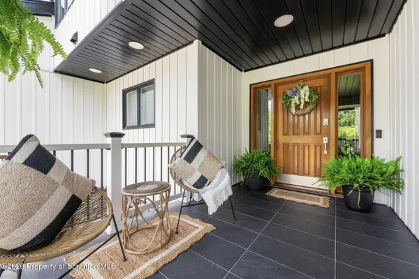 151 Carol DR, Clarks Summit, PA 18411