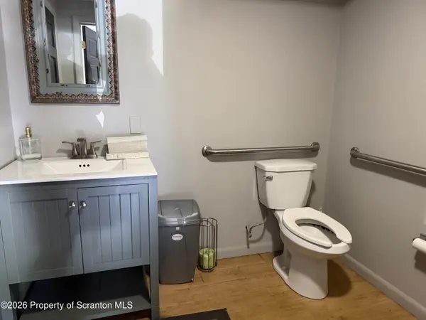 203 Greenwood AVE, Clarks Summit, PA 18411