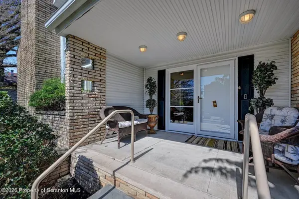 417 Main ST, Dickson City, PA 18519