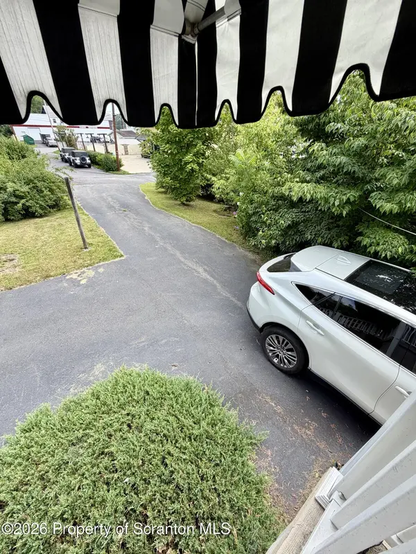 110 School ST, Carbondale Twp, PA 18407
