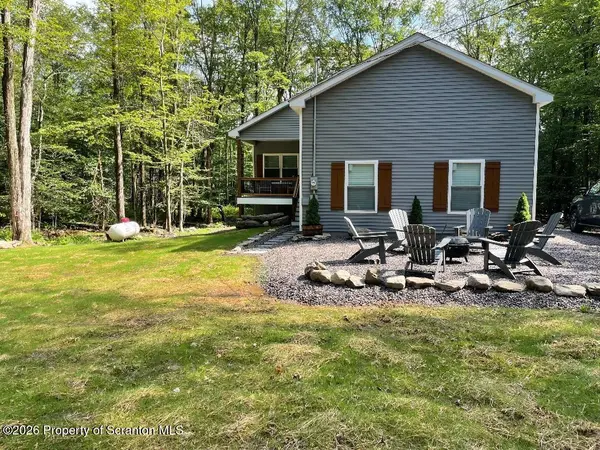 29 Fawn CT, Clifton Twp, PA 18424