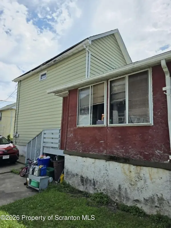 37 Sand ST, Pittston, PA 18640