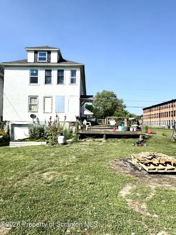 1024 Maple ST, Scranton, PA 18505