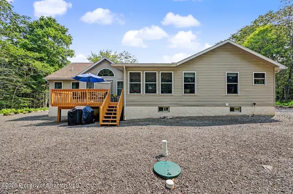 171 Delbert Drive, Gouldsboro, PA 18424