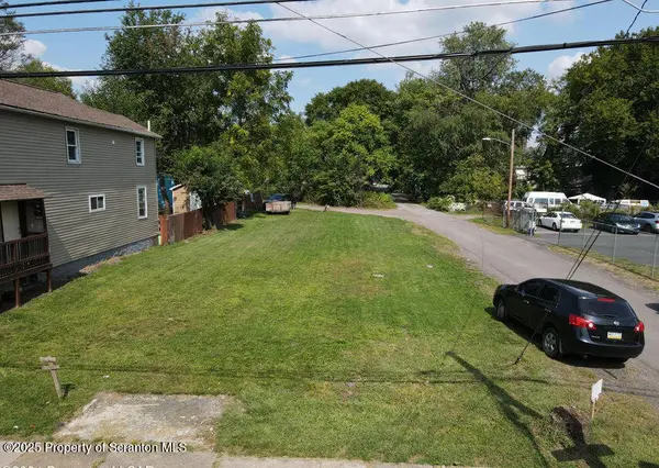 21 Walnut ST, Wilkes-barre, PA 18702