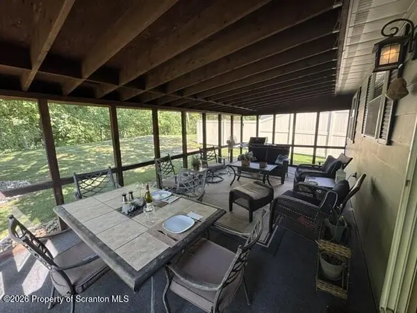 46 White Birch RD, Dalton, PA 18414