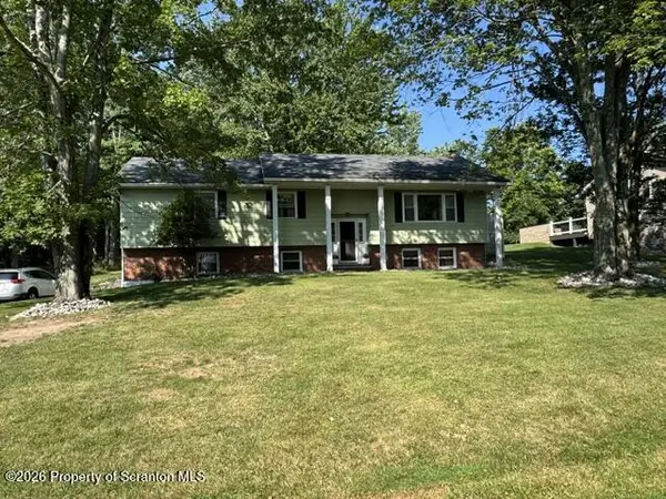 46 White Birch RD, Dalton, PA 18414