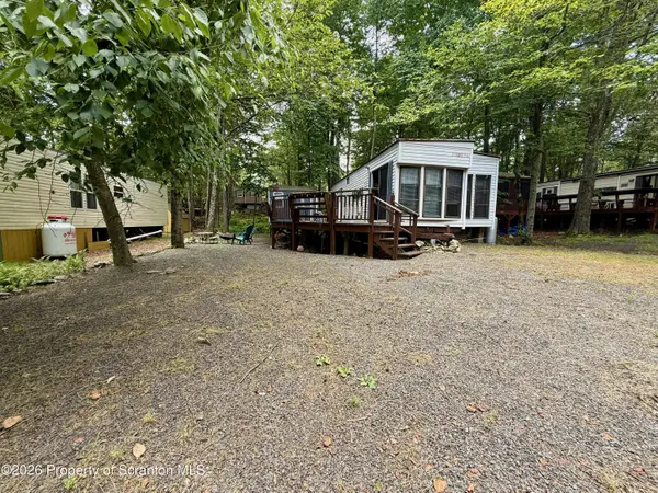 300 Shetland TRL, Covington Twp, PA 18424