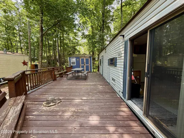 300 Shetland TRL, Covington Twp, PA 18424