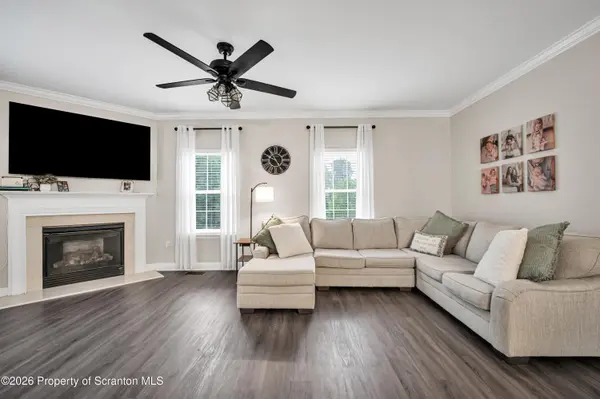 226 Clarkdale LN, Gilbertsville, PA 19525