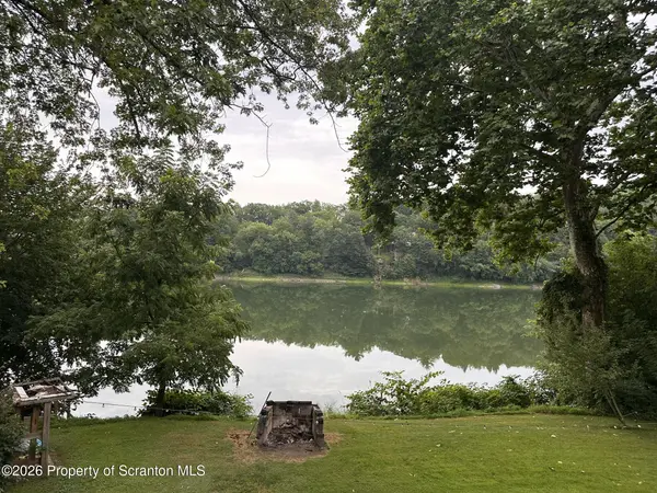 177 Lott RD, Meshoppen, PA 18630